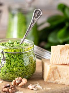 Cheesy Pesto Fat Bombs