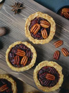 Maple Pecan Fudge Fat Bombs