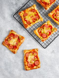 Chaffles - Basic (Pepperoni Pizza Snickerdoodle Chaffles)